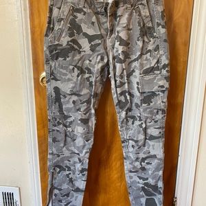 DKNY Ludlow Skinny Cargo Pants